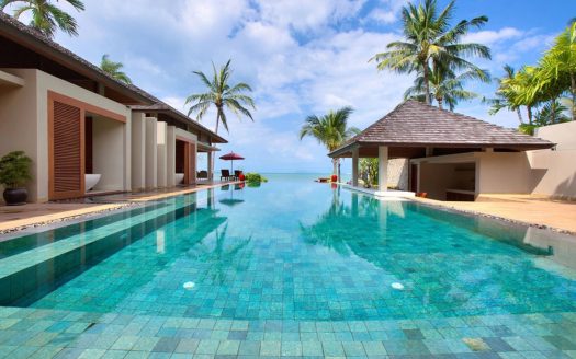 AMAZING 5-BEDROOM BEACHFRONT VILLA IN LIPA NOI