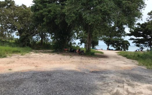 STUNNING LAND IN TALING NGAM