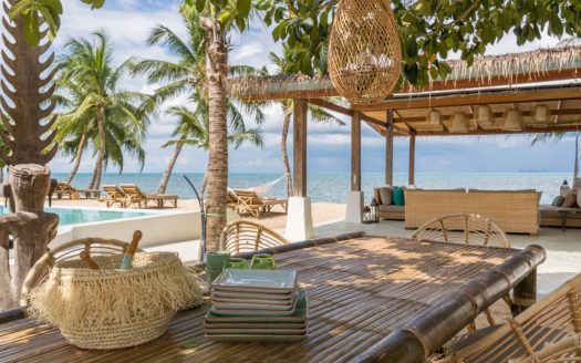 UNIQUE BEACHFRONT POOL HOUSE IN BANGPOR