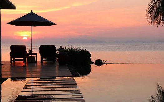 AMAZING 5-BEDROOM BEACHFRONT VILLA IN LIPA NOI