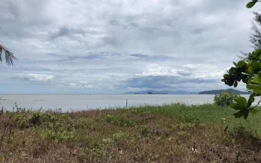 NICE LAND BEACHFRONT IN NA MUEANG