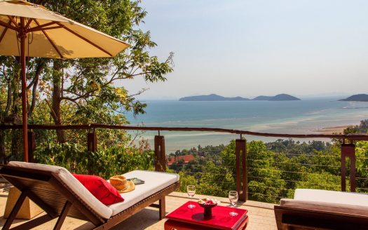 STUNNING SEAVIEW VILLA IN LAEM SET