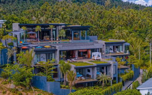 SPECTACULAR PIECE OF LUXURY DOMINATING THE HILL AND THE OCEAN
